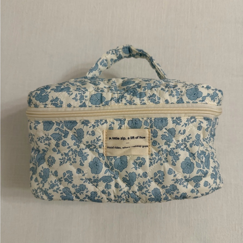 Floral Blue and White Quilted Cosmetic Travel Bag